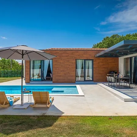Alojza Maria Tatil Evi *